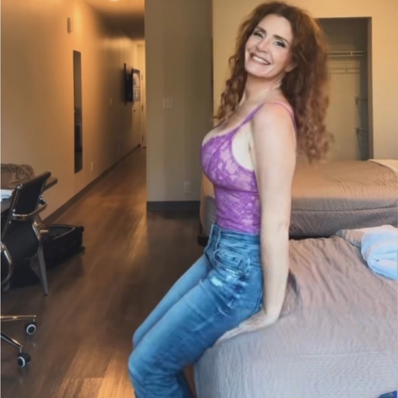 Meet your Posher, Katie - Picture 5 of 12